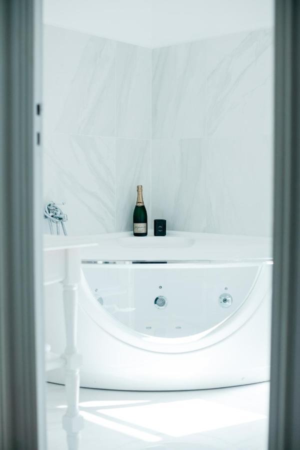 Les Precieuses Suites & Spa II Avignon Exterior foto